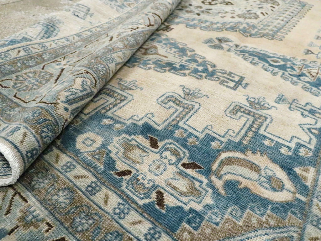 Vintage Persian Veece Accent Carpet, No.28843 - Gss