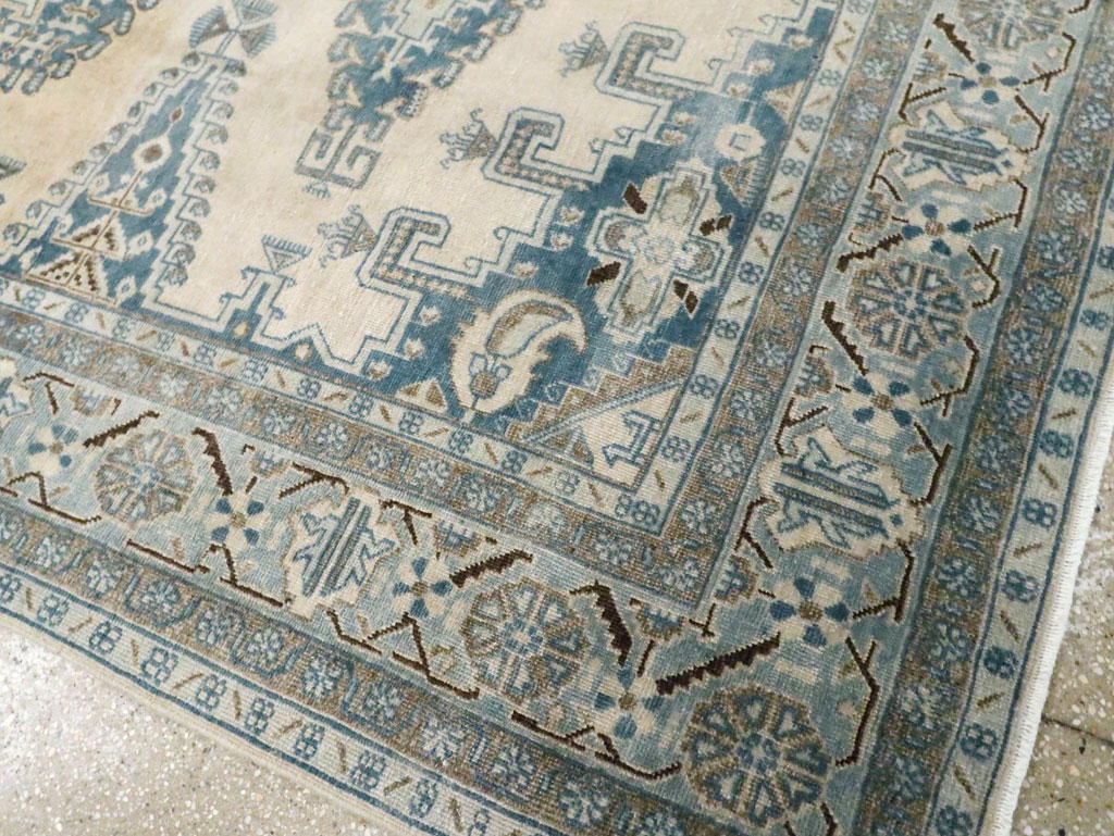Vintage Persian Veece Accent Carpet, No.28843 - Gss