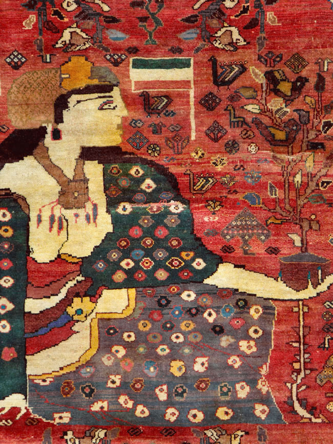 Vintage Persian Shiraz Pictorial Accent Carpet, No.28873 - Gss