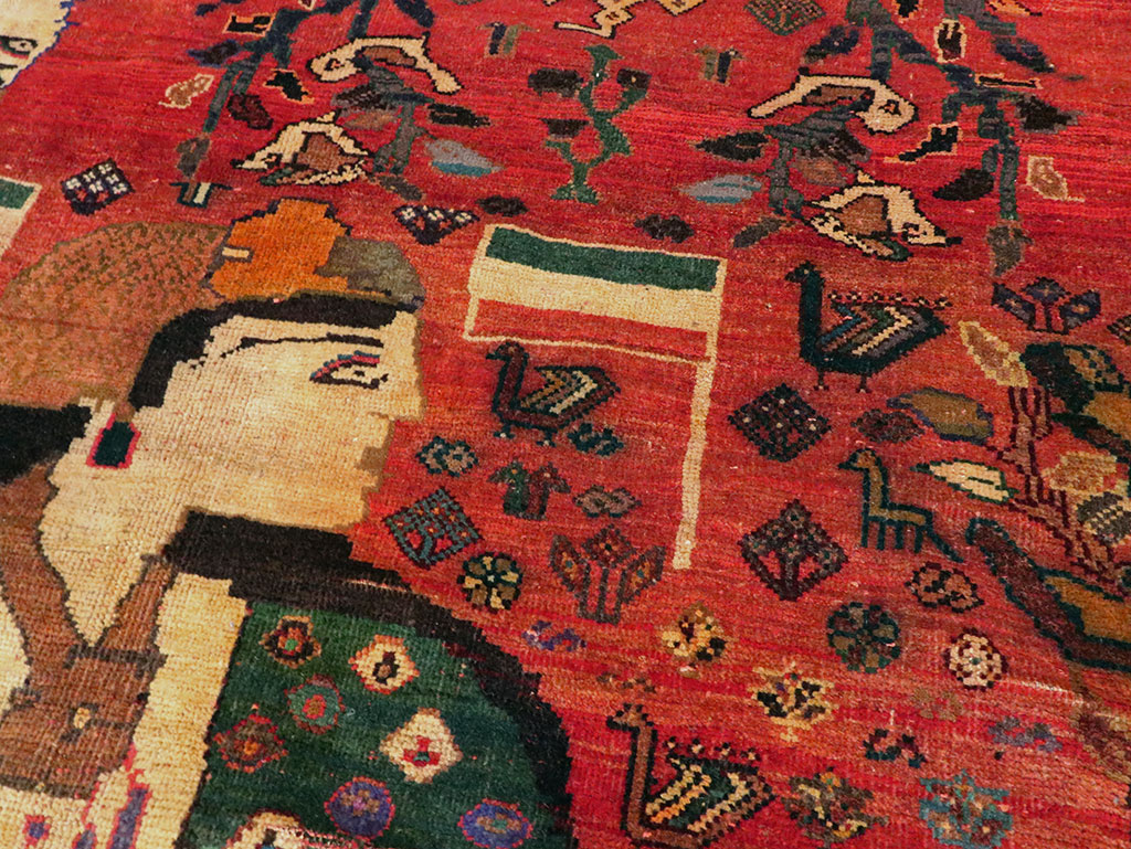 Vintage Persian Shiraz Pictorial Accent Carpet, No.28873 - Gss