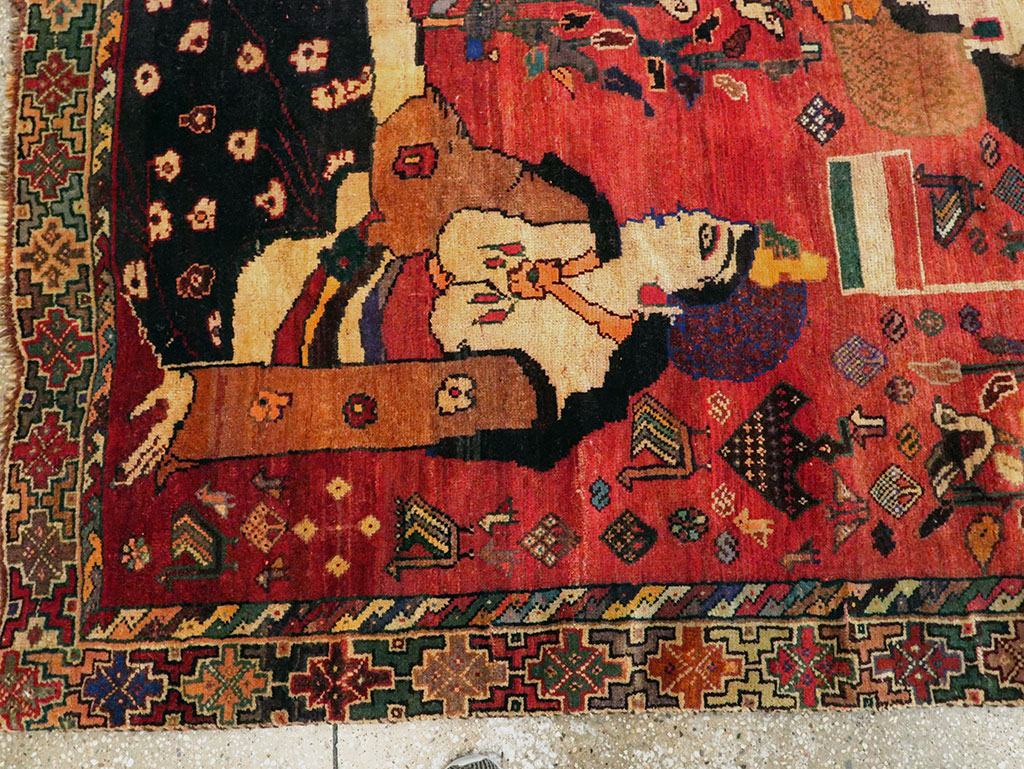 Vintage Persian Shiraz Pictorial Accent Carpet, No.28873 - Gss