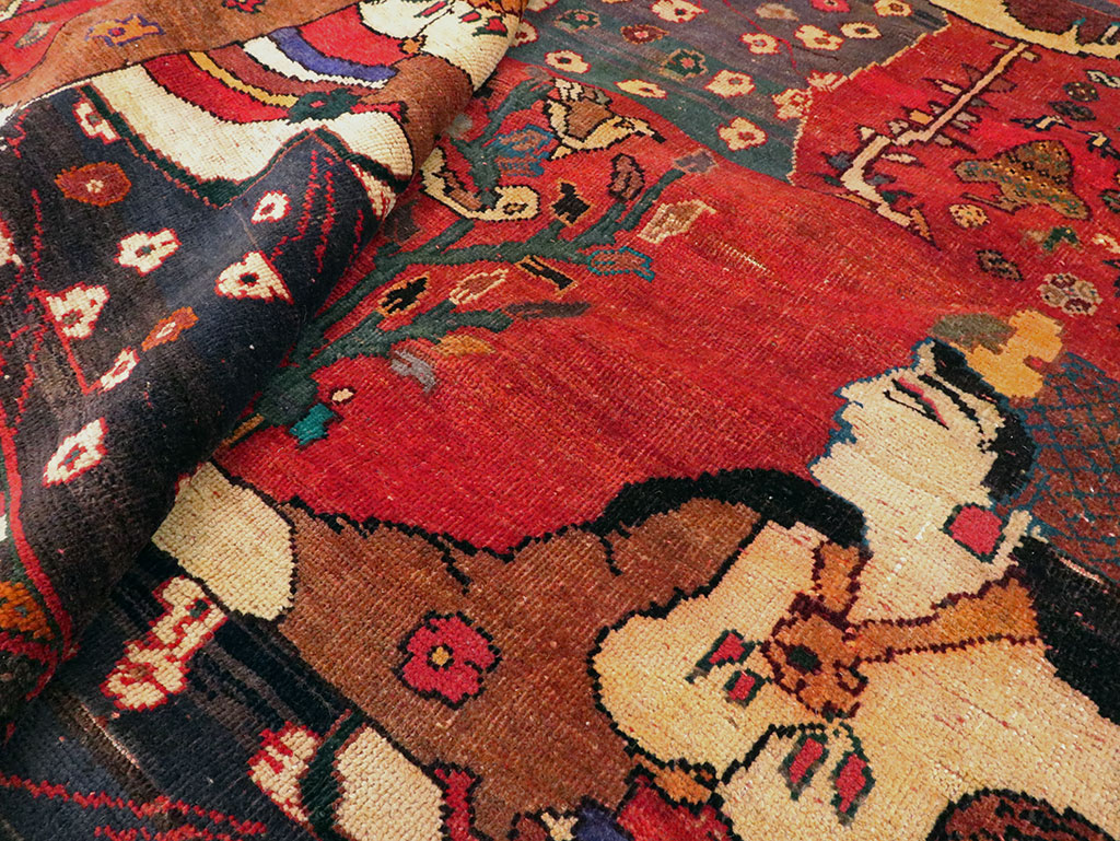 Vintage Persian Shiraz Pictorial Accent Carpet, No.28873 - Gss