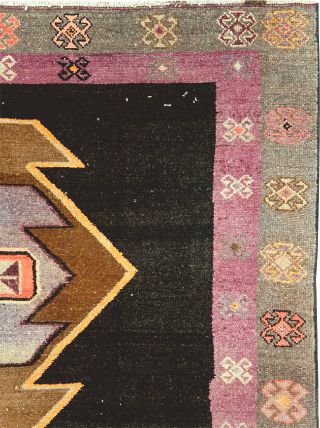 Vintage Turkish Anatolian Gallery Carpet, No.28907 - Gss