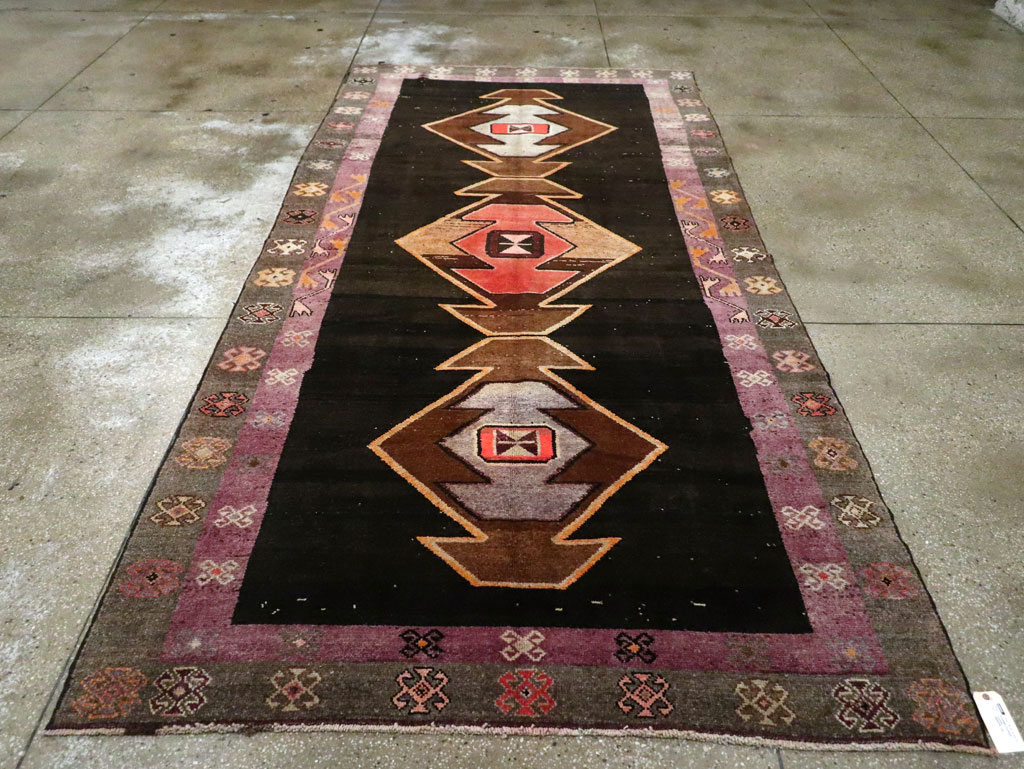 Vintage Turkish Anatolian Gallery Carpet, No.28907 - Gss