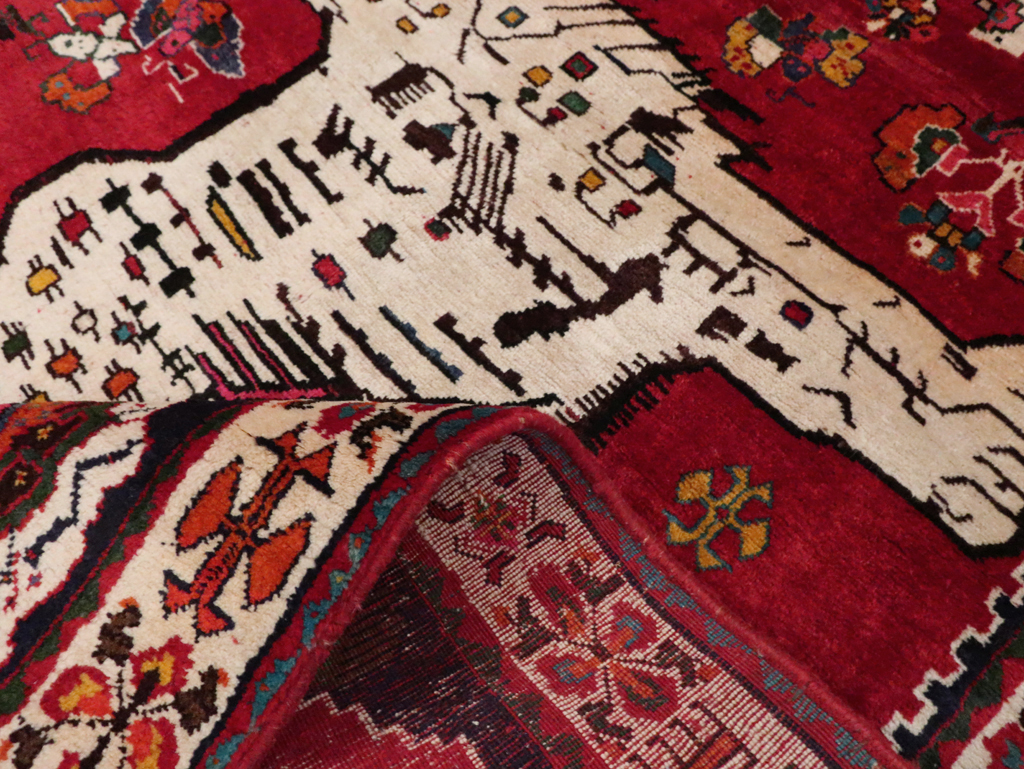 Vintage Persian Pictorial Shiraz Rug, No.29061 - Gss