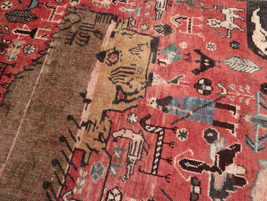 Vintage Persian Qashqai Pictorial Accent Rug, No.29085 - Gss