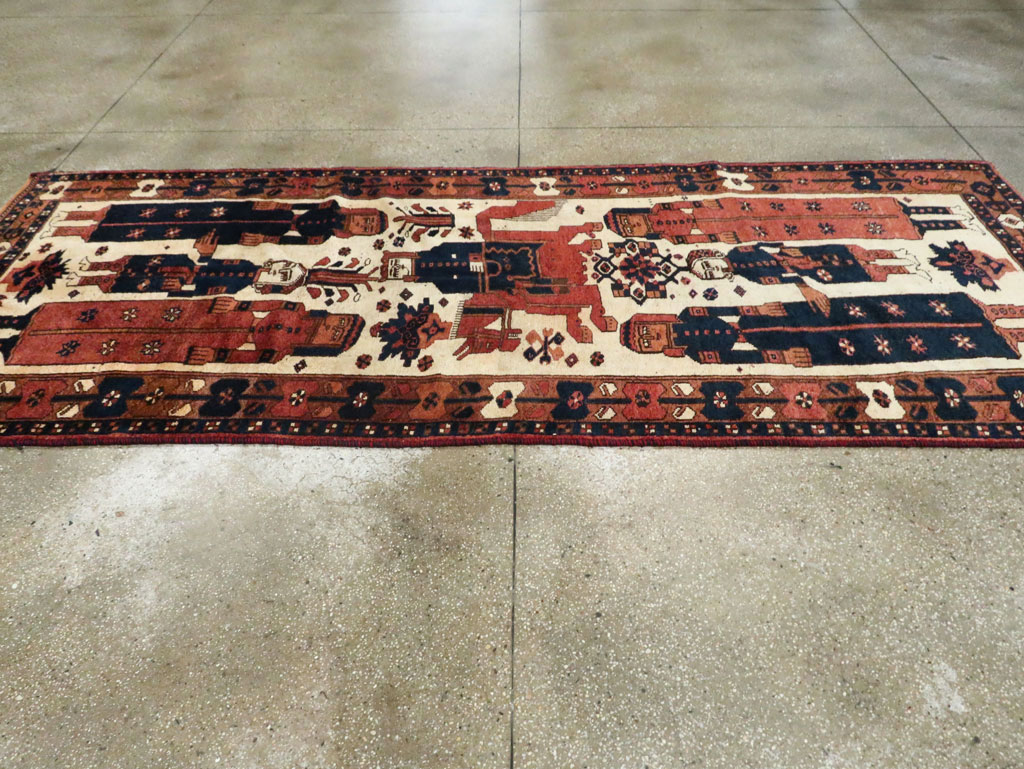 Vintage Persian Bakhtiari Pictorial Rug, No.29172 - Gss