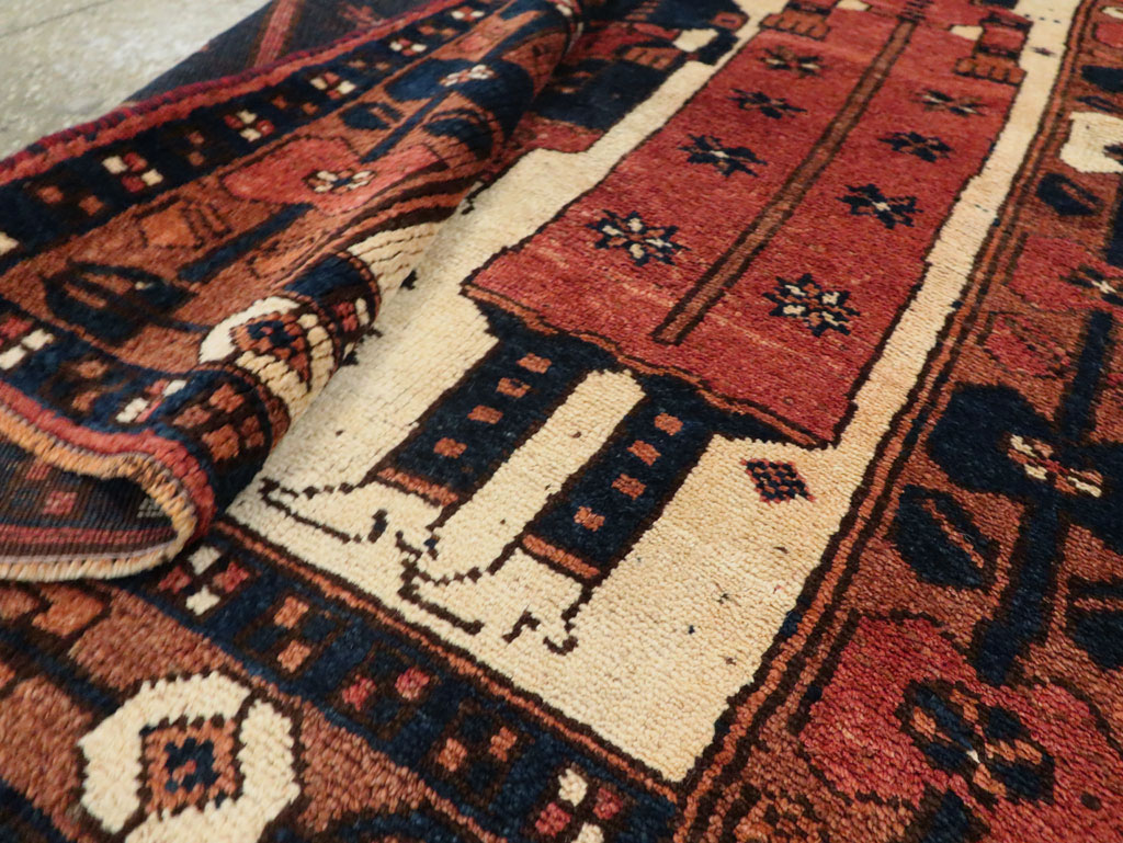 Vintage Persian Bakhtiari Pictorial Rug, No.29172 - Gss