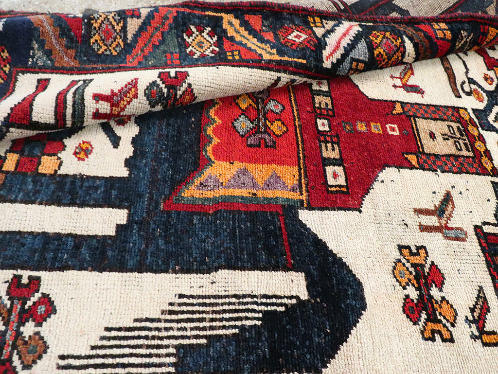 Vintage Persian Pictorial Bakhtiari Accent Rug, No.29173 - Gss