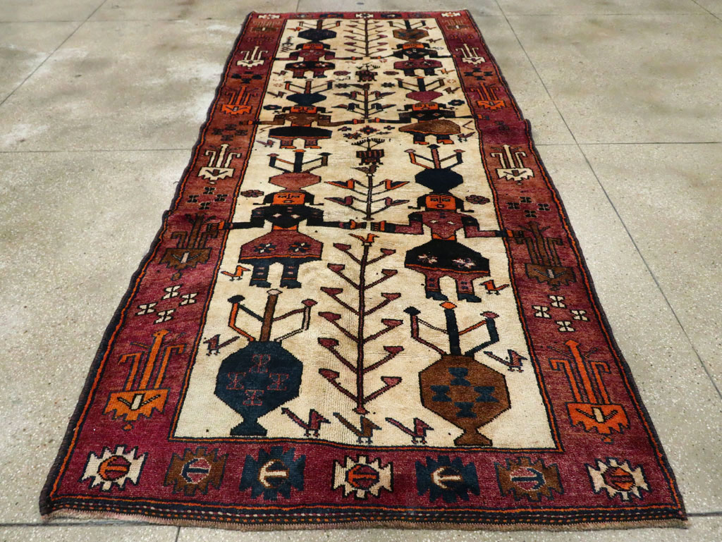 Vintage Bakhtiari Pictorial Rug, No.29174 - Gss
