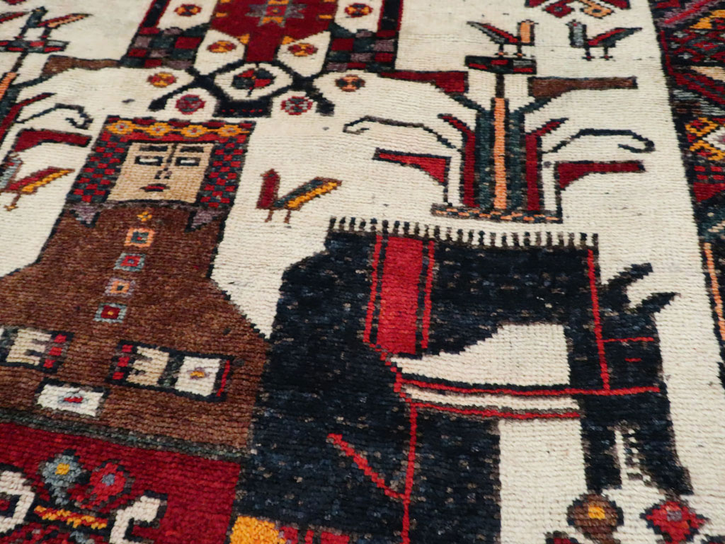 Vintage Persian Bakhtiari Pictorial Accent Rug, No.29176 - Gss