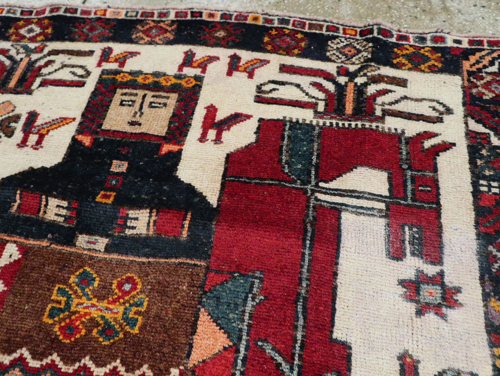 Vintage Persian Bakhtiari Pictorial Accent Rug, No.29176 - Gss
