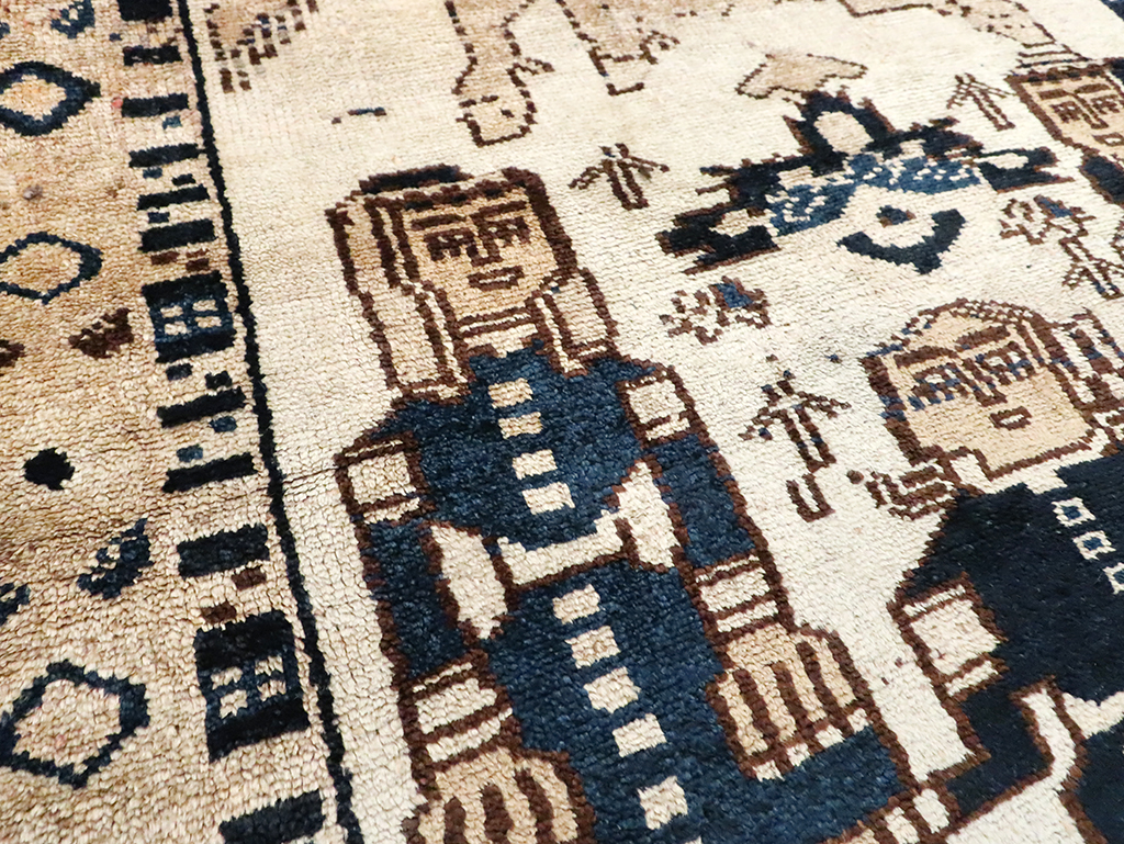 Vintage Persian Bakhtiari Pictorial Rug, No.29177 - Gss