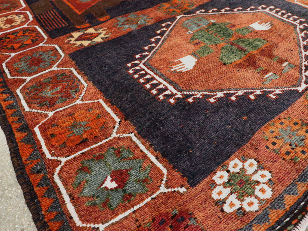 Vintage Persian Pictorial Bakhtiari Rug, No.29178 - Gss