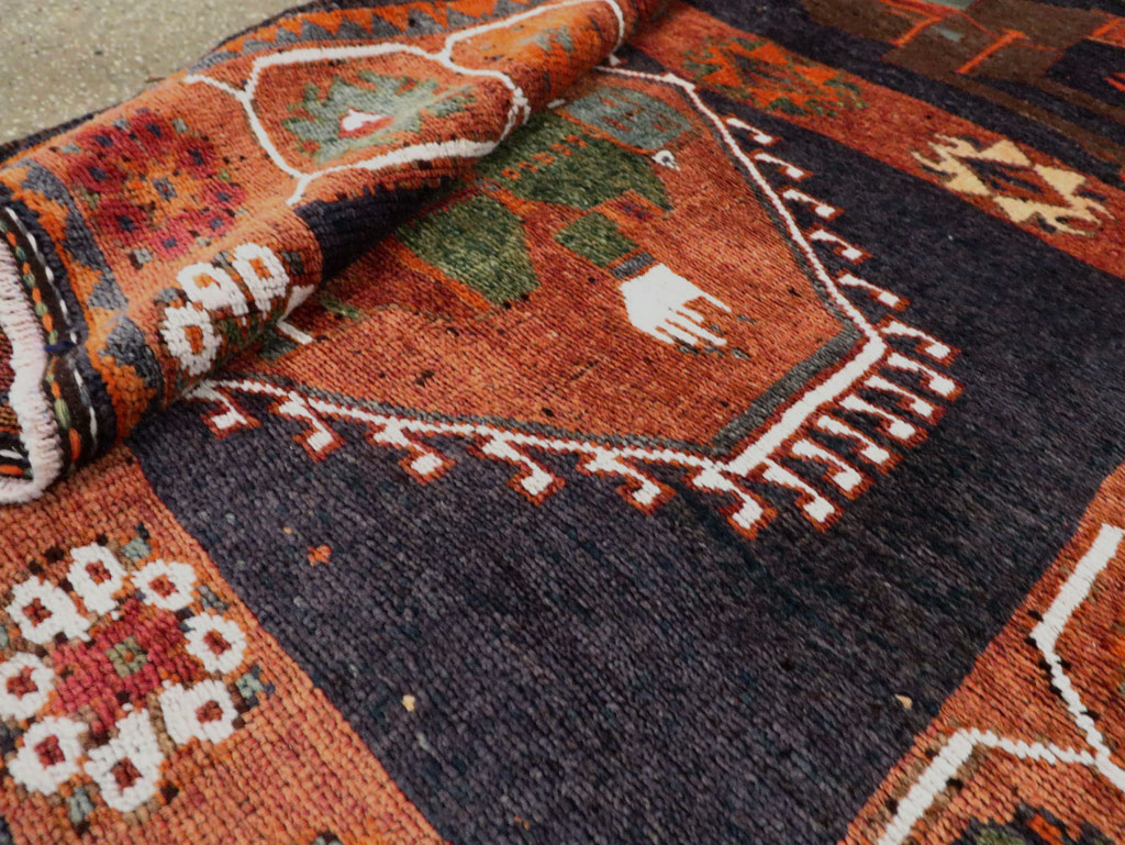 Vintage Persian Pictorial Bakhtiari Rug, No.29178 - Gss
