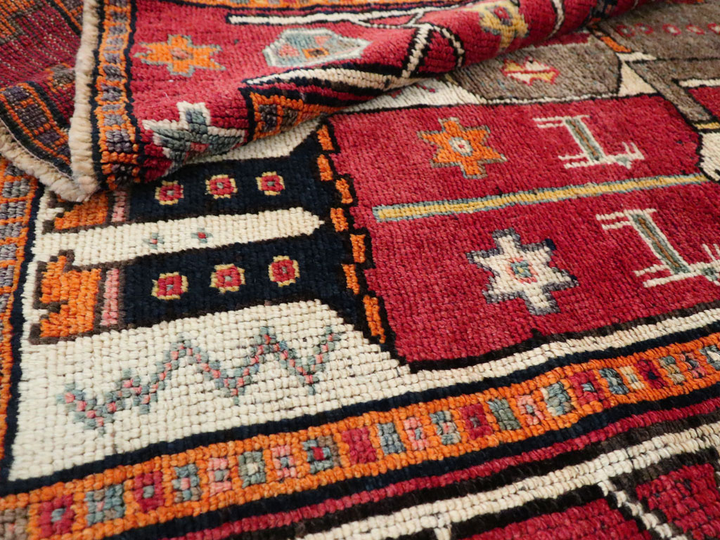 Vintage Persian Pictorial Bakhtiari Rug, No.29179 - Gss