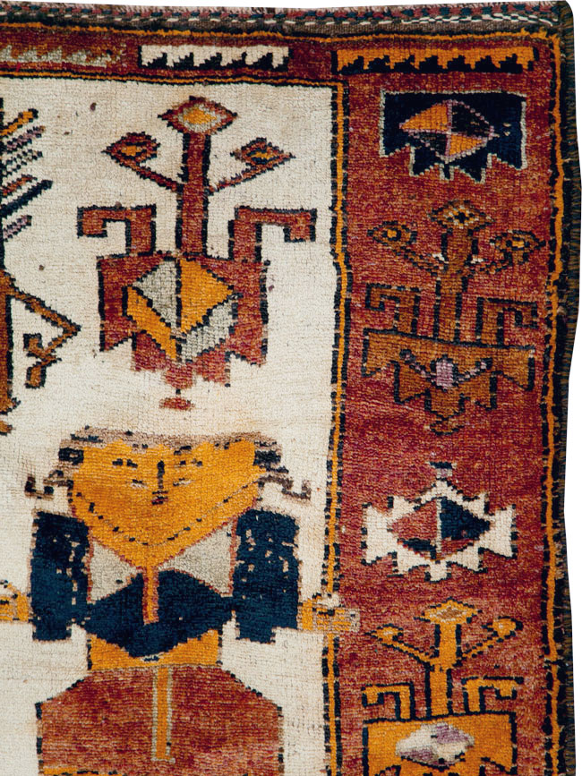 Vintage Persian Bakhtiari Pictorial Accent Rug, No.29181 - Gss