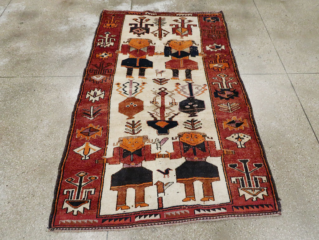 Vintage Persian Bakhtiari Pictorial Accent Rug, No.29181 - Gss