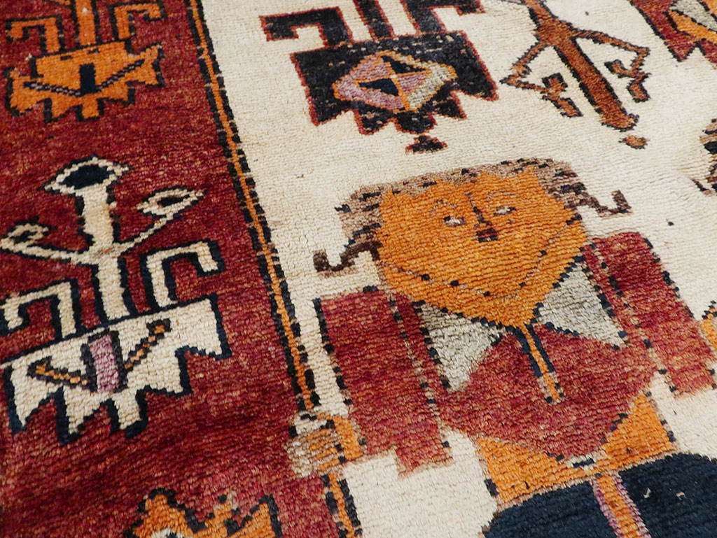 Vintage Persian Bakhtiari Pictorial Accent Rug, No.29181 - Gss