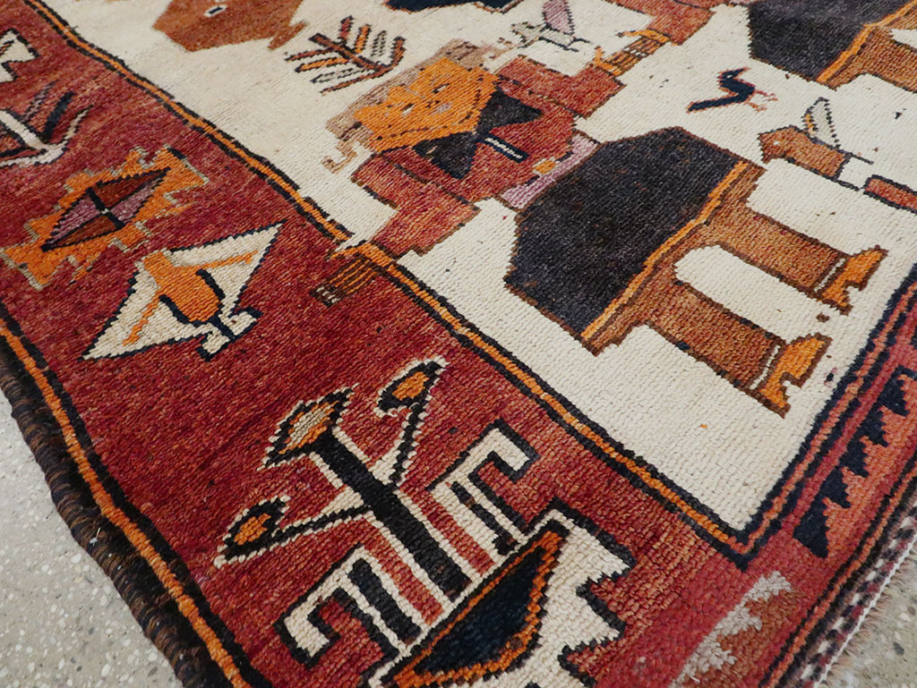 Vintage Persian Bakhtiari Pictorial Accent Rug, No.29181 - Gss