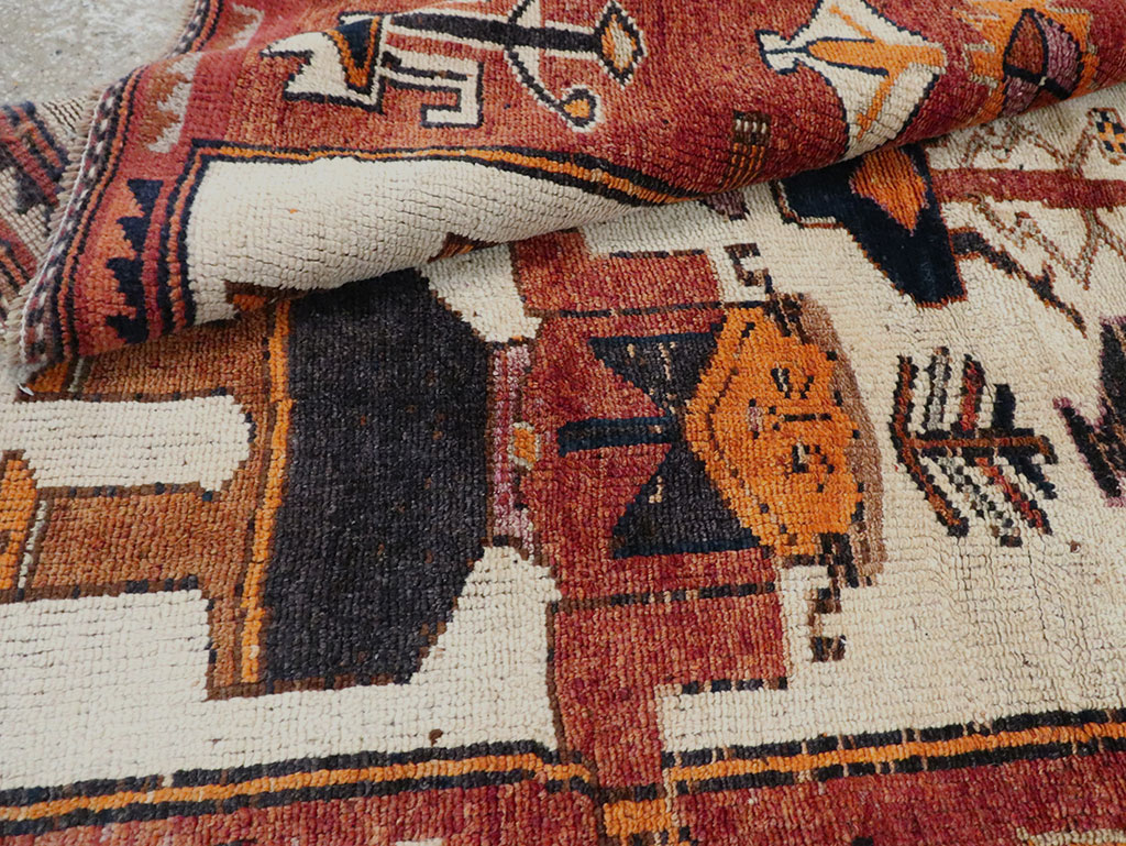 Vintage Persian Bakhtiari Pictorial Accent Rug, No.29181 - Gss