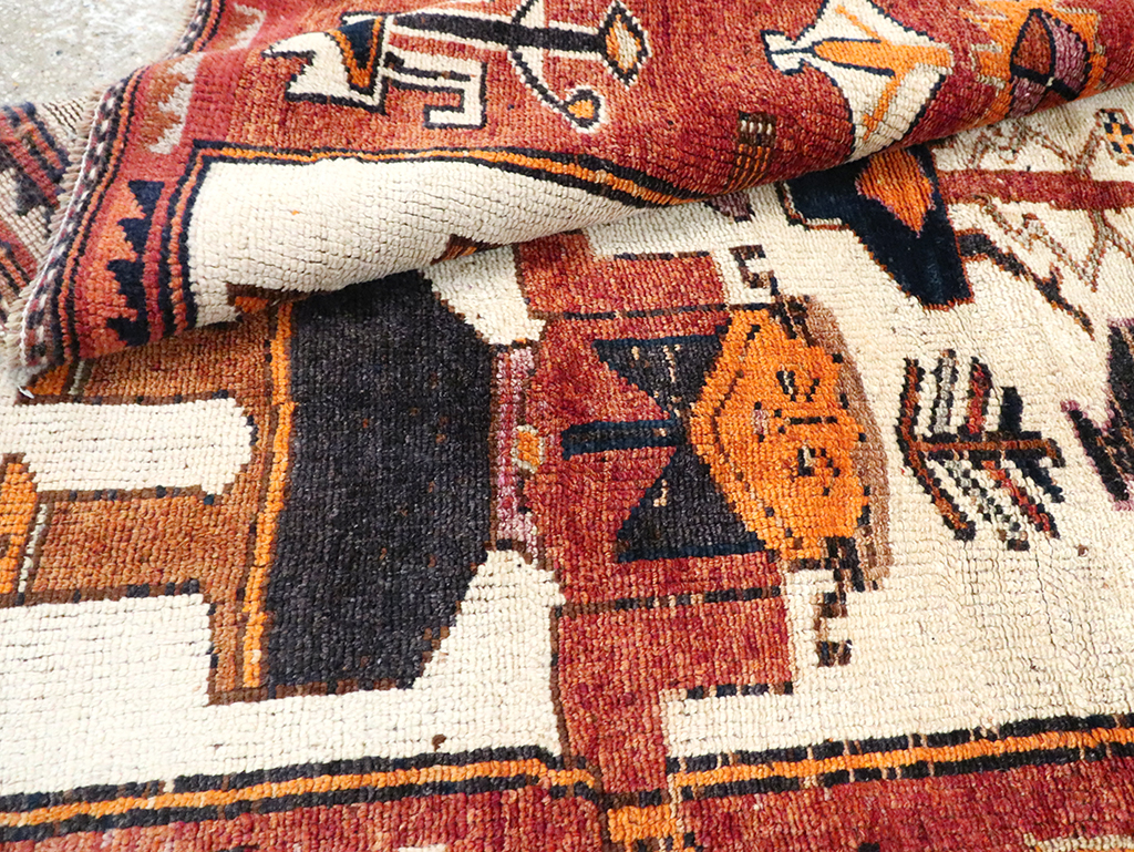 Vintage Persian Bakhtiari Pictorial Accent Rug, No.29181 - Gss