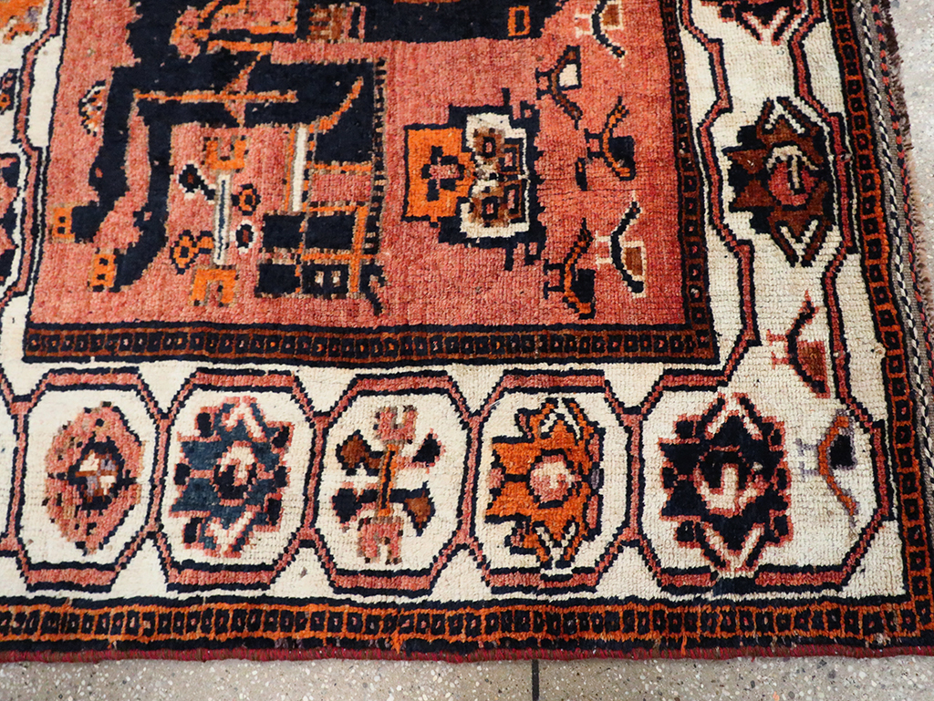 Tribal Persian Pictorial Bakhtiari Accent Rug, No.29183 - Gss