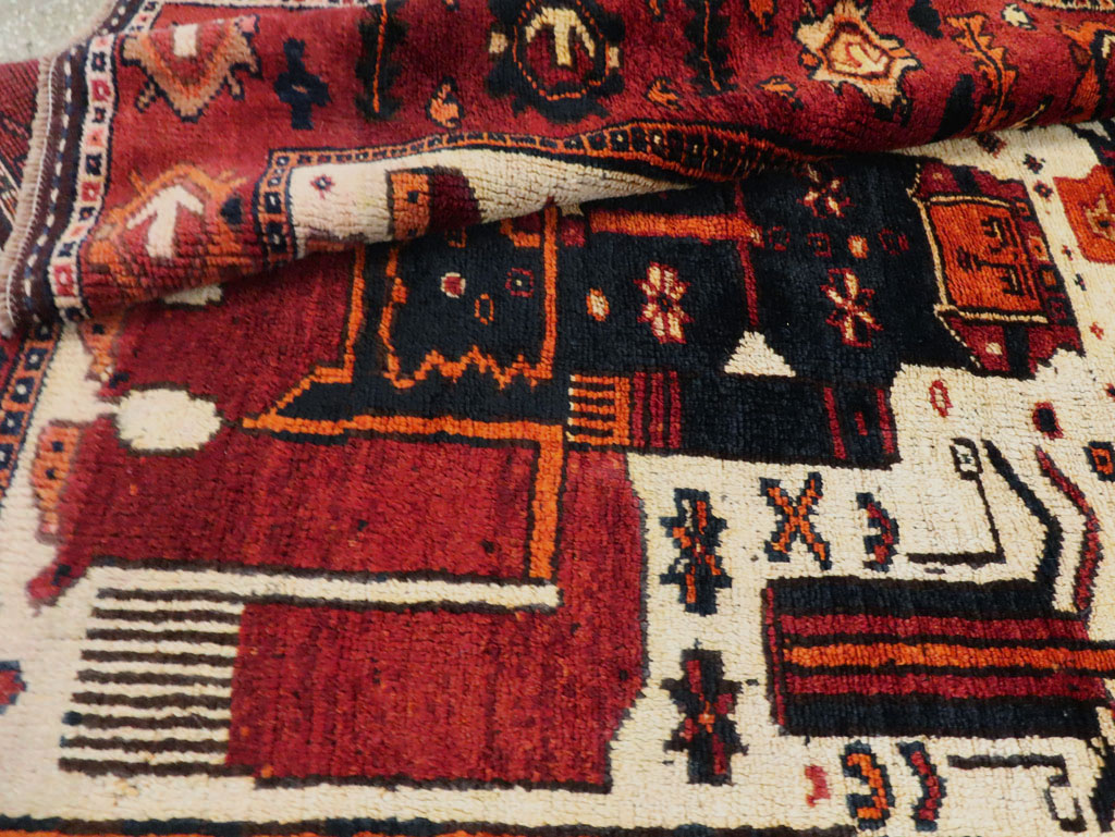 Vintage Persian Bakhtiari Pictorial Accent Rug, No.29186 - Gss