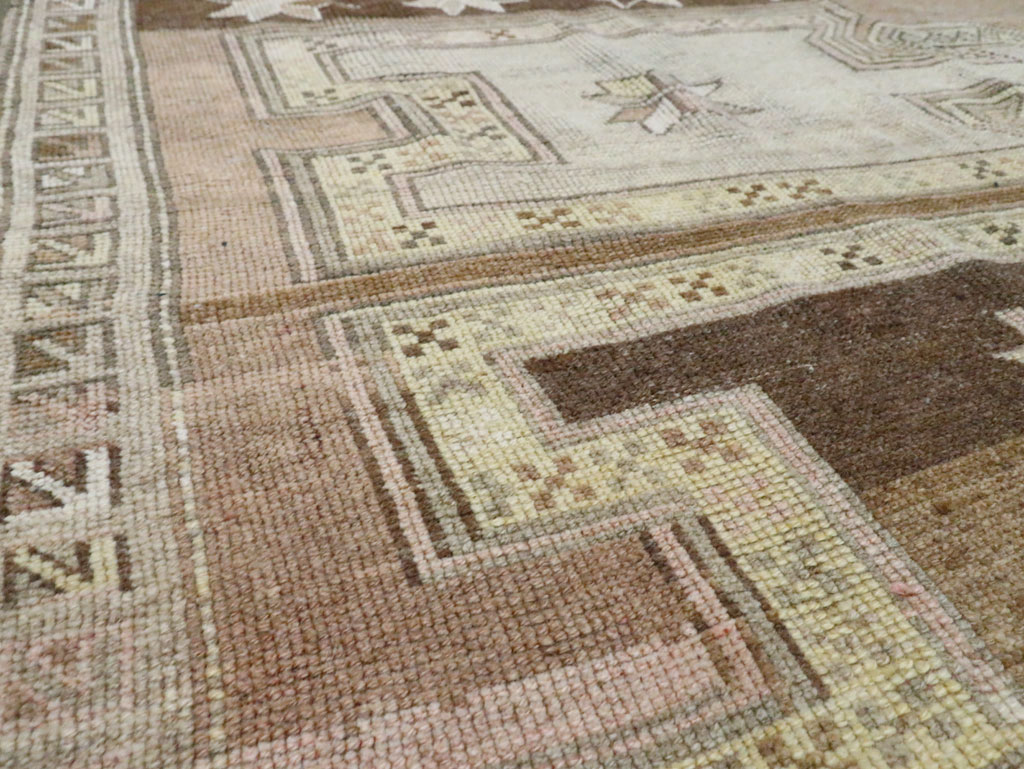 Vintage Anatolian Gallery Carpet, No.29221 - Gss