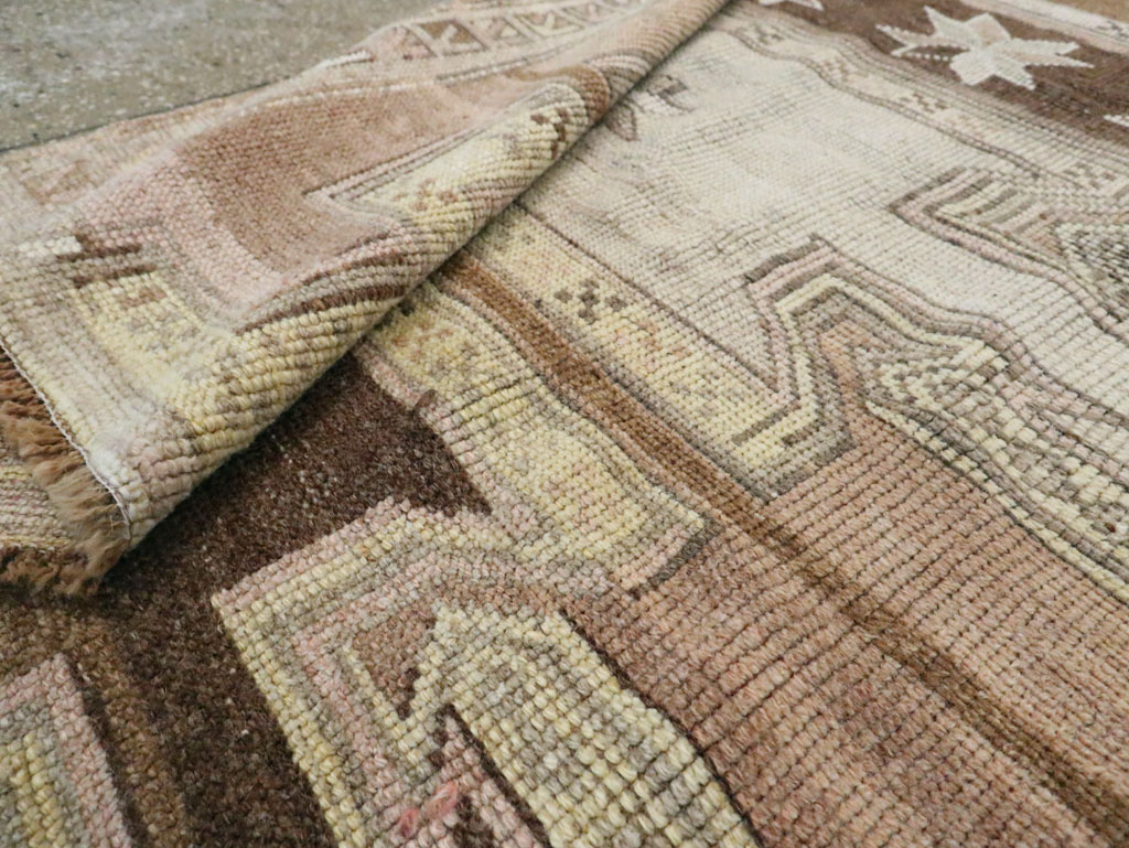 Vintage Anatolian Gallery Carpet, No.29221 - Gss