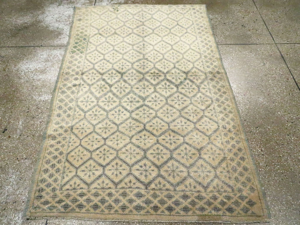 Vintage Turkish Anatolian Throw Rug, No.29345 - Gss
