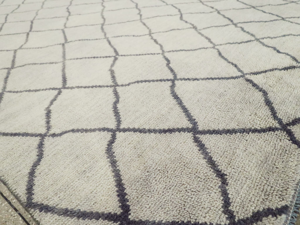 Modern Room Size Moroccan Carpet, No.29439 - Gss