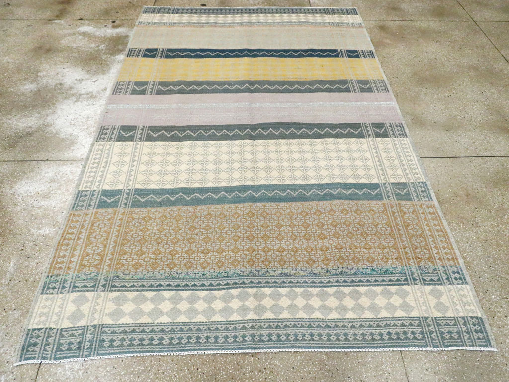 Contemporary Persian Flatweave Kilim Small Room Size Rug, No.29456 - Gss