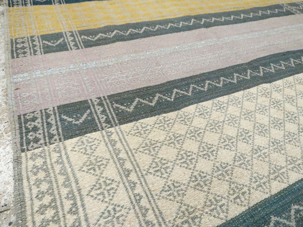 Contemporary Persian Flatweave Kilim Small Room Size Rug, No.29456 - Gss