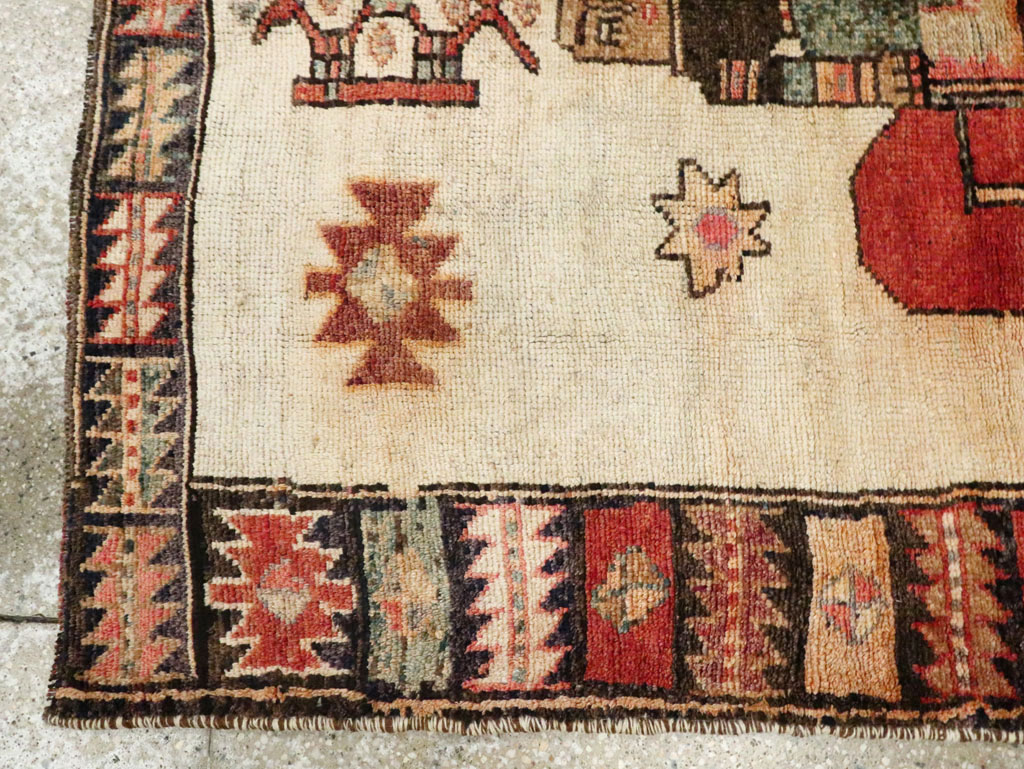 Vintage Persian Pictorial Bakhtiari Rug, No.29508 - Gss