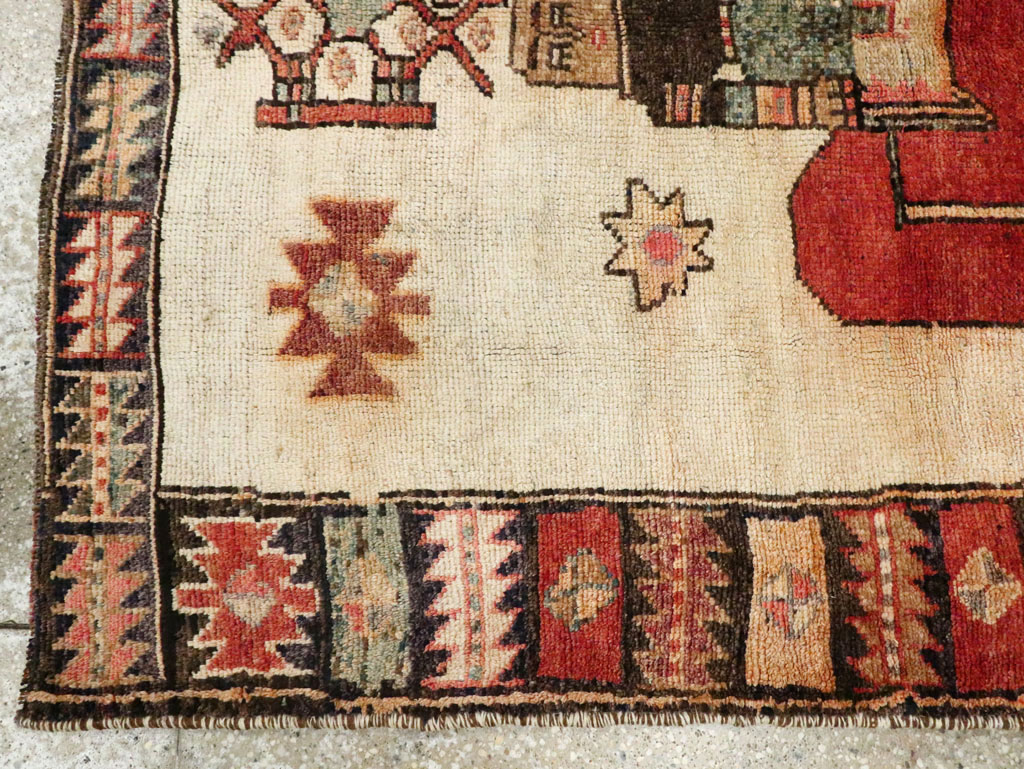 Vintage Persian Pictorial Bakhtiari Rug, No.29508 - Gss