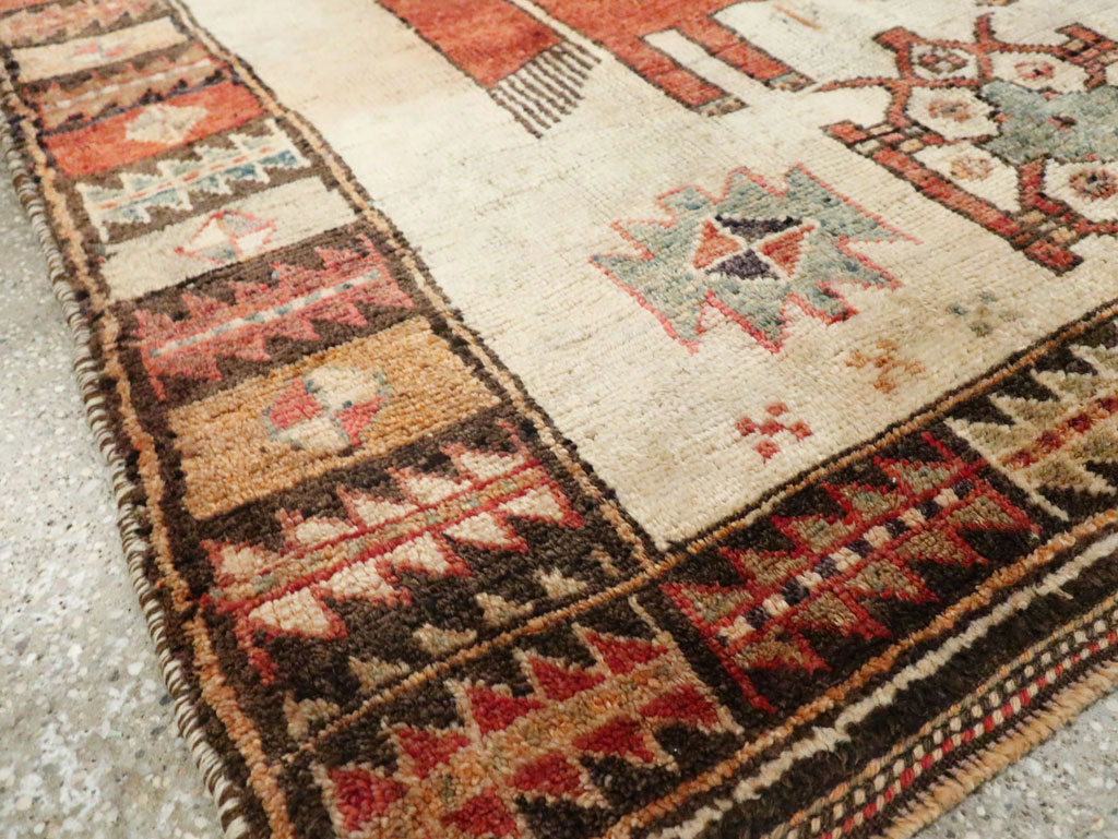 Vintage Persian Pictorial Bakhtiari Rug, No.29508 - Gss