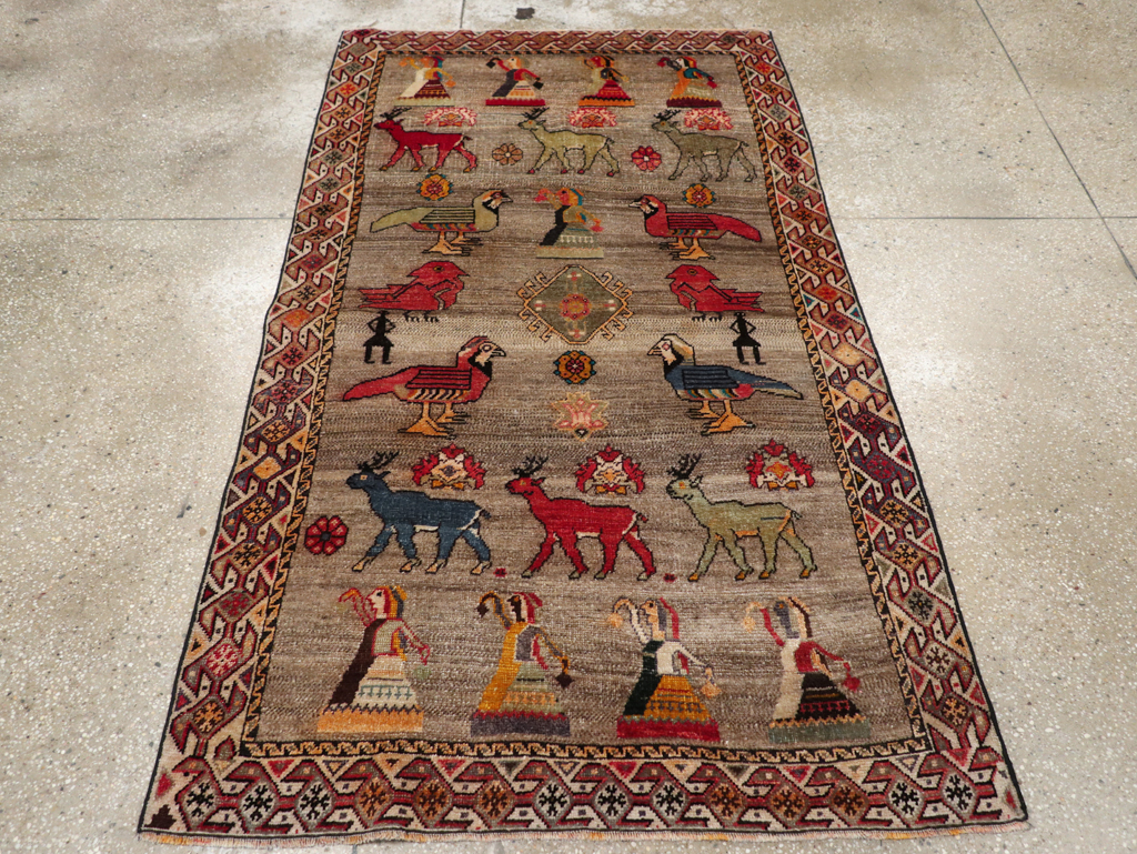 Vintage Persian Pictorial Shiraz Rug, No.29605 - Gss