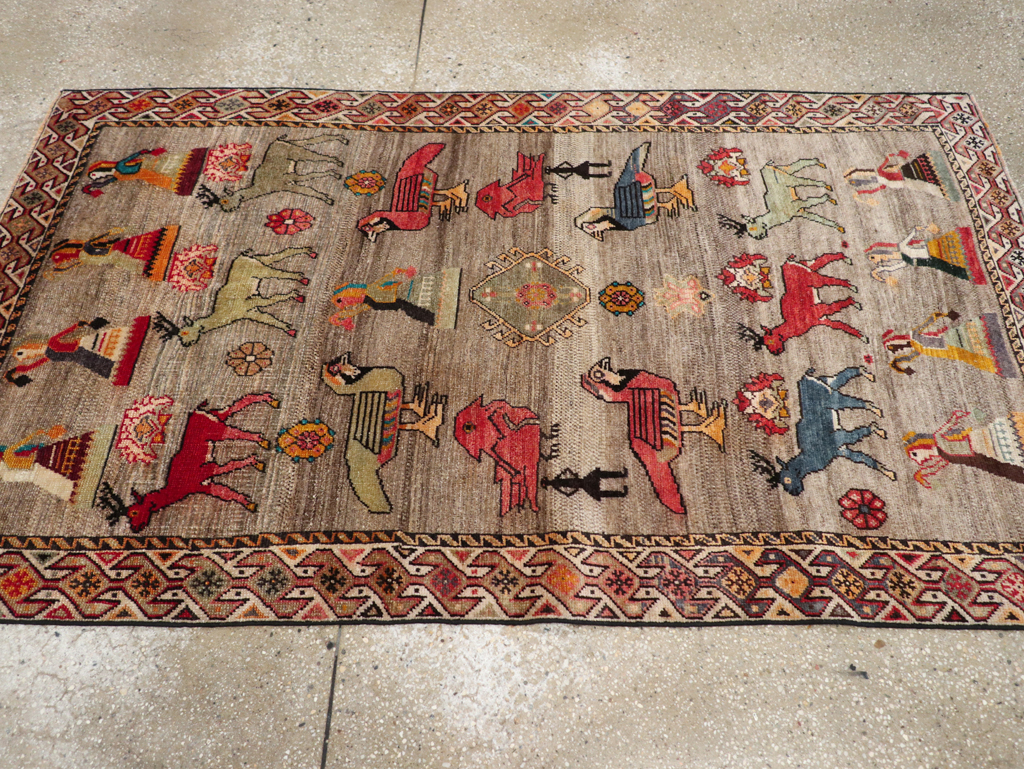 Vintage Persian Pictorial Shiraz Rug, No.29605 - Gss
