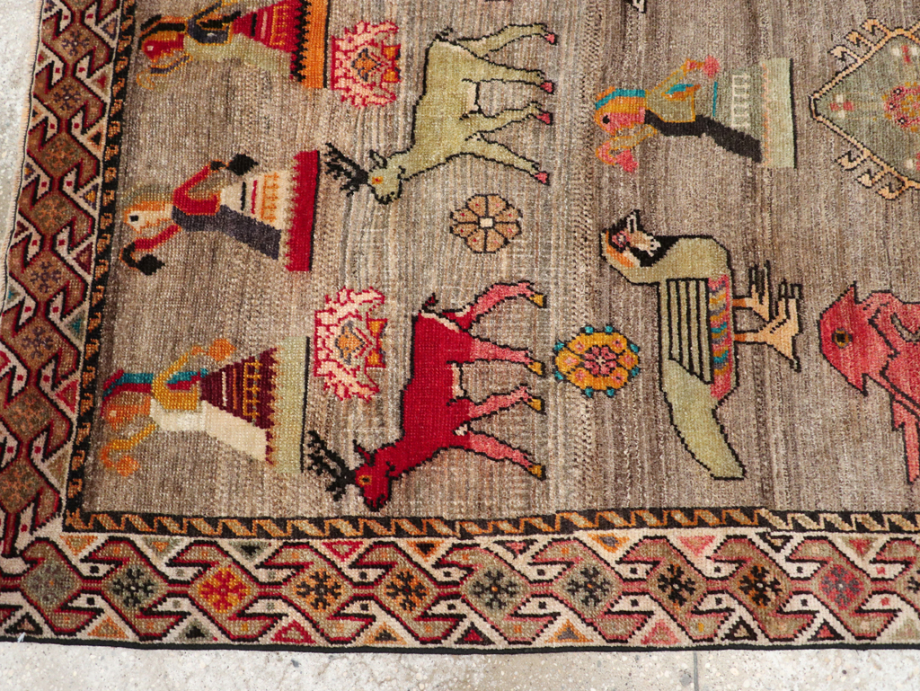 Vintage Persian Pictorial Shiraz Rug, No.29605 - Gss