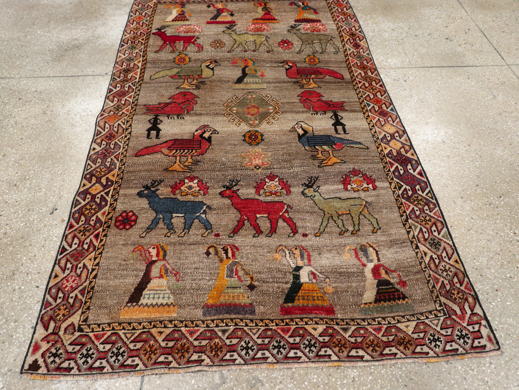 Vintage Persian Pictorial Shiraz Rug, No.29605 - Gss
