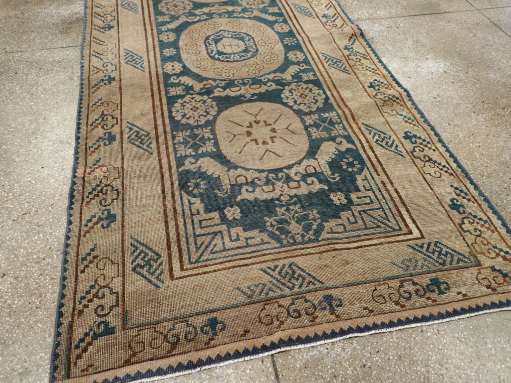 Antique East Turkestan Khotan Gallery Rug, No.29647 - Gss