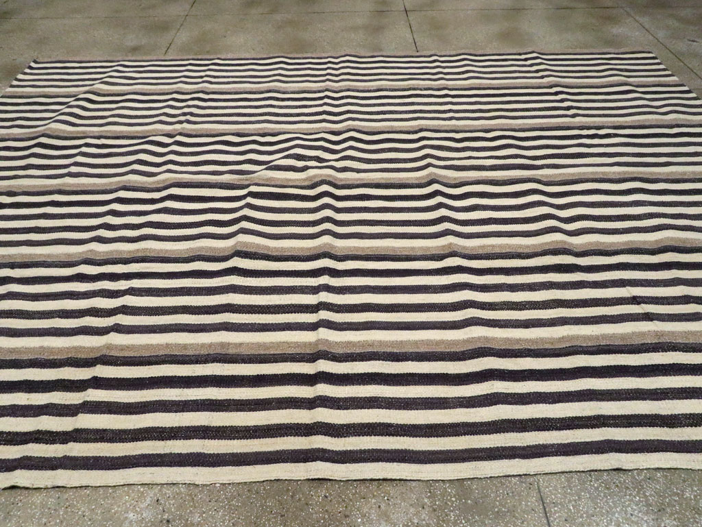 Modern Persian Flatweave Kilim Room Size Carpet, No.29722 - Gss