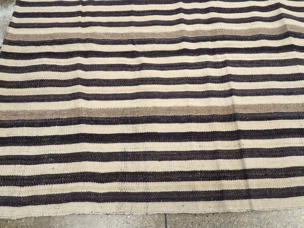 Modern Turkish Flatweave Kilim Room Size Carpet, No.29722 - Gss