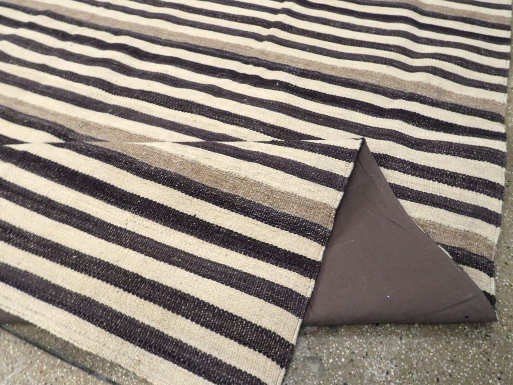 Modern Persian Flatweave Kilim Room Size Carpet, No.29722 - Gss