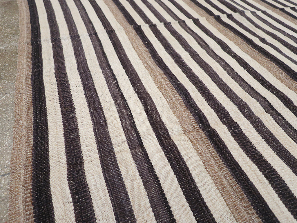 Modern Turkish Flatweave Kilim Small Room Size Carpet, No.29725 - Gss