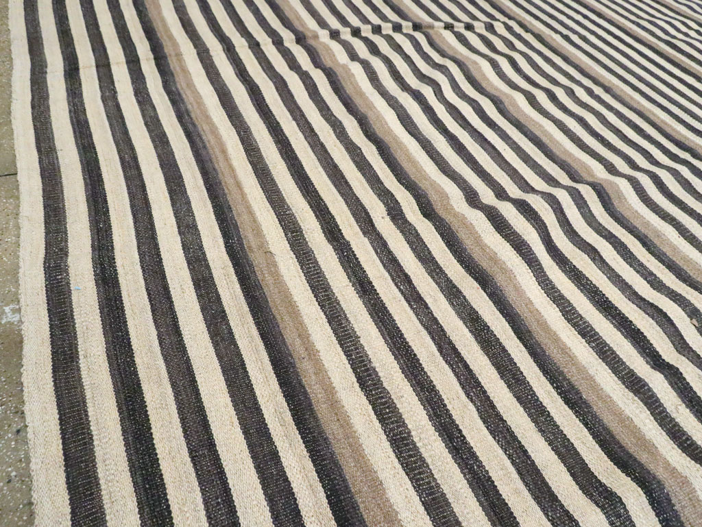 Contemporary Turkish Flatweave Kilim Oversize Carpet, No.29726 - Gss