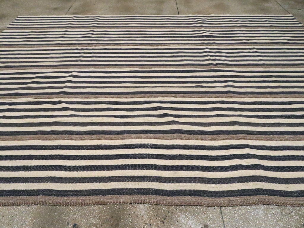 Modern Turkish Flatweave Kilim Room Size Carpet, No.29727 - Gss