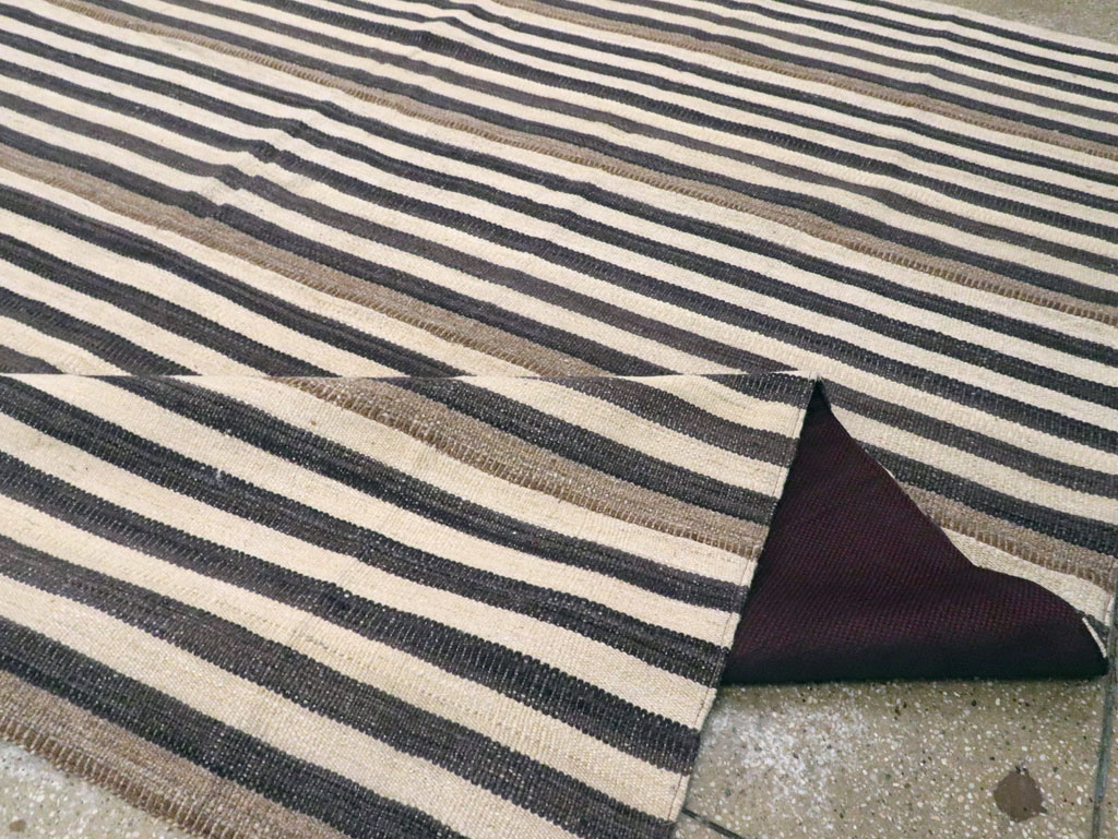 Modern Turkish Flatweave Kilim Room Size Carpet, No.29727 - Gss