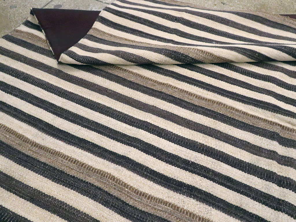 Modern Turkish Flatweave Kilim Room Size Carpet, No.29727 - Gss